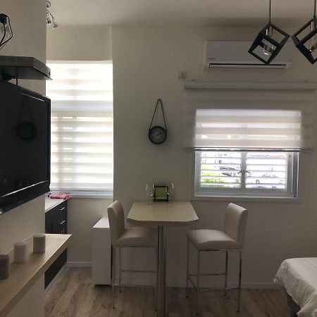 Studio Apartment In Bat-Yam Bat Yam Buitenkant foto