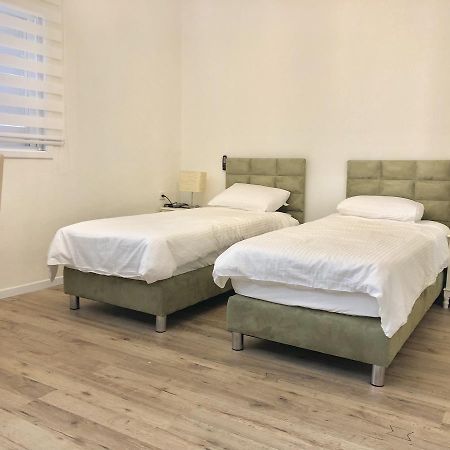 Studio Apartment In Bat-Yam Bat Yam Buitenkant foto
