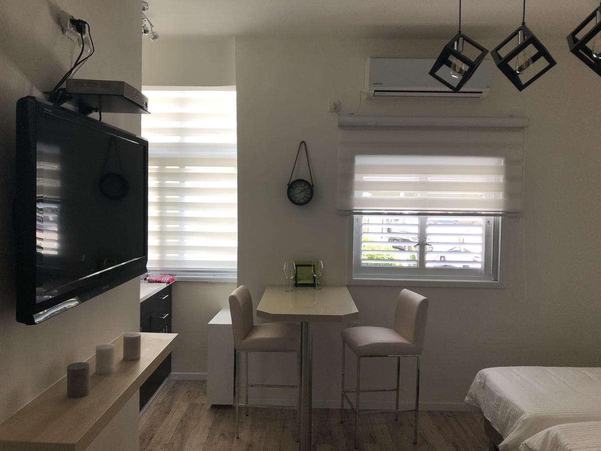 Studio Apartment In Bat-Yam Bat Yam Buitenkant foto
